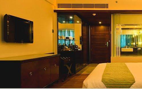 Windsor Rajadhani Hotel Thiruvananthapuram Exterior photo