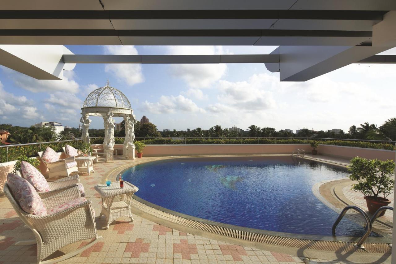 Windsor Rajadhani Hotel Thiruvananthapuram Exterior photo