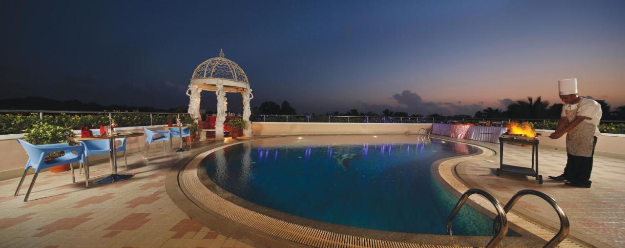 Windsor Rajadhani Hotel Thiruvananthapuram Exterior photo
